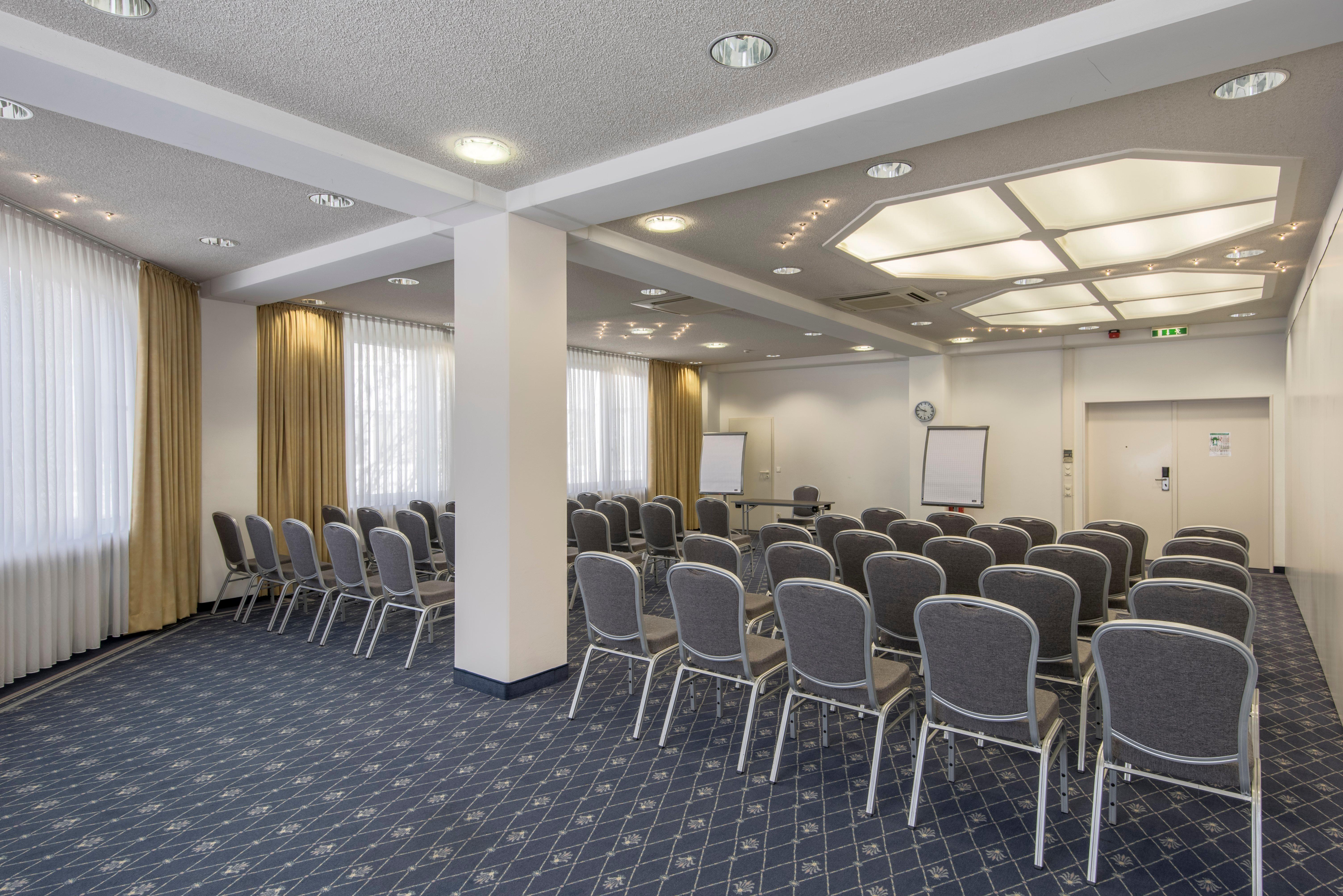 Holiday Inn Munich Unterhaching By Ihg Εξωτερικό φωτογραφία