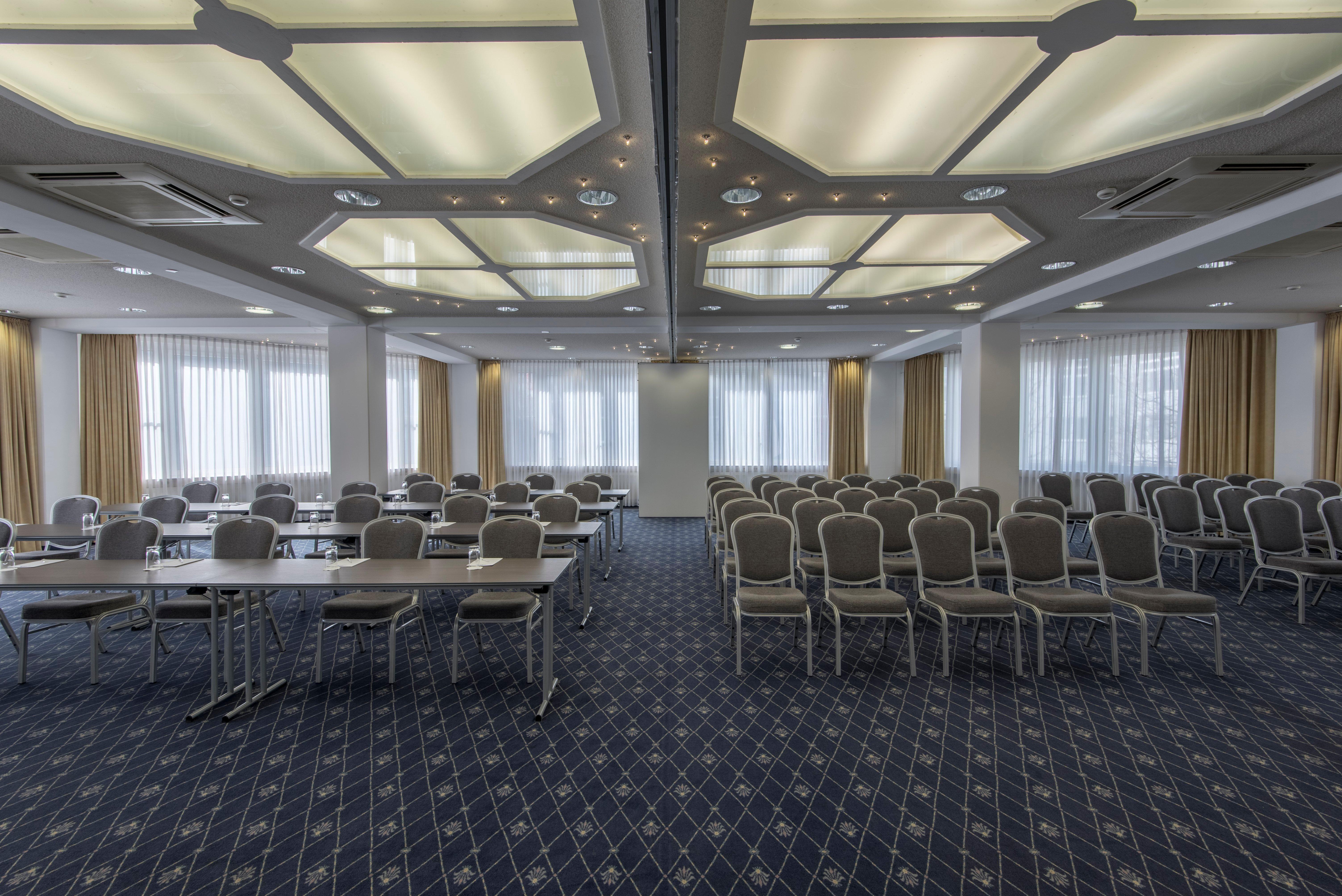 Holiday Inn Munich Unterhaching By Ihg Εξωτερικό φωτογραφία