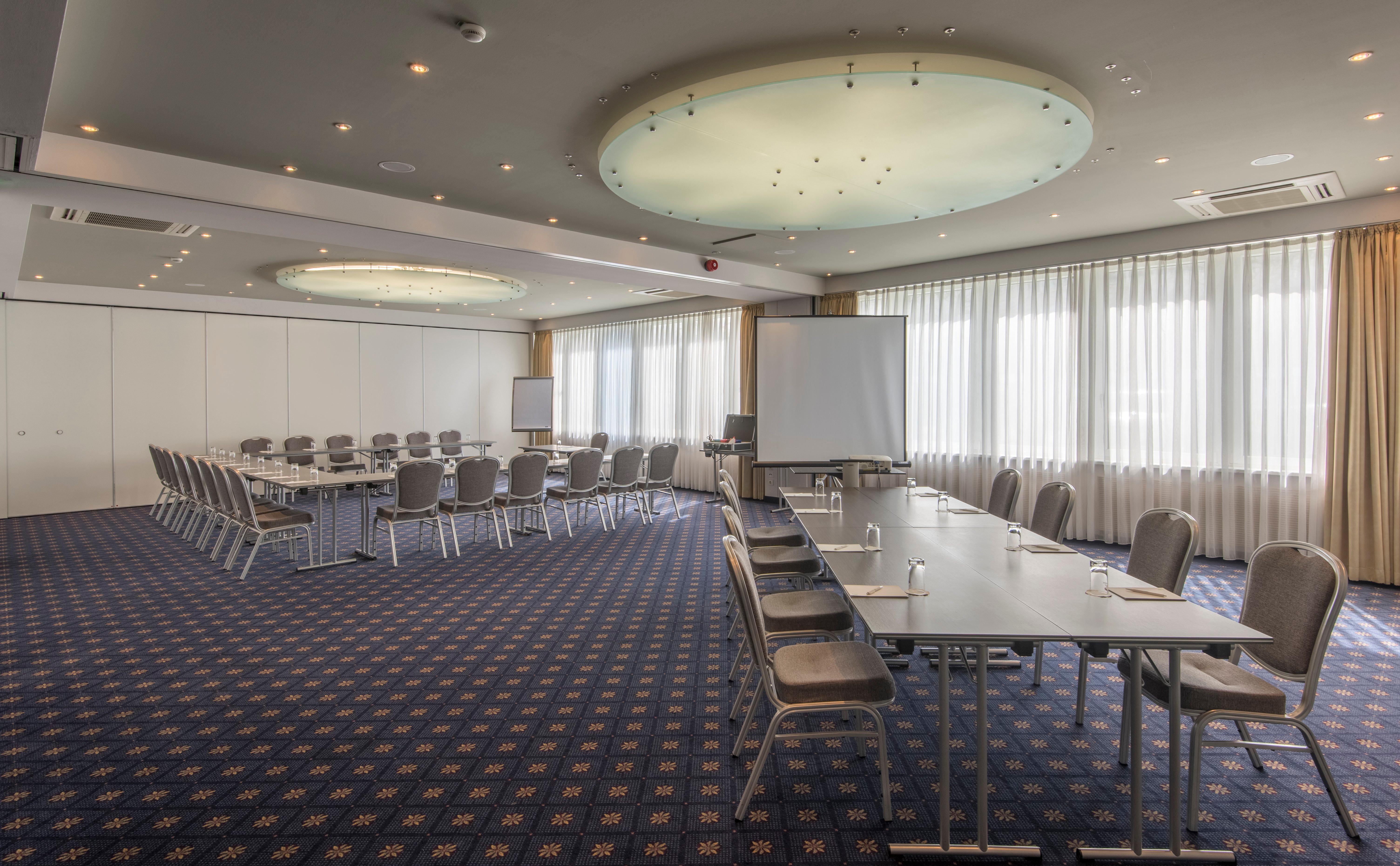 Holiday Inn Munich Unterhaching By Ihg Εξωτερικό φωτογραφία