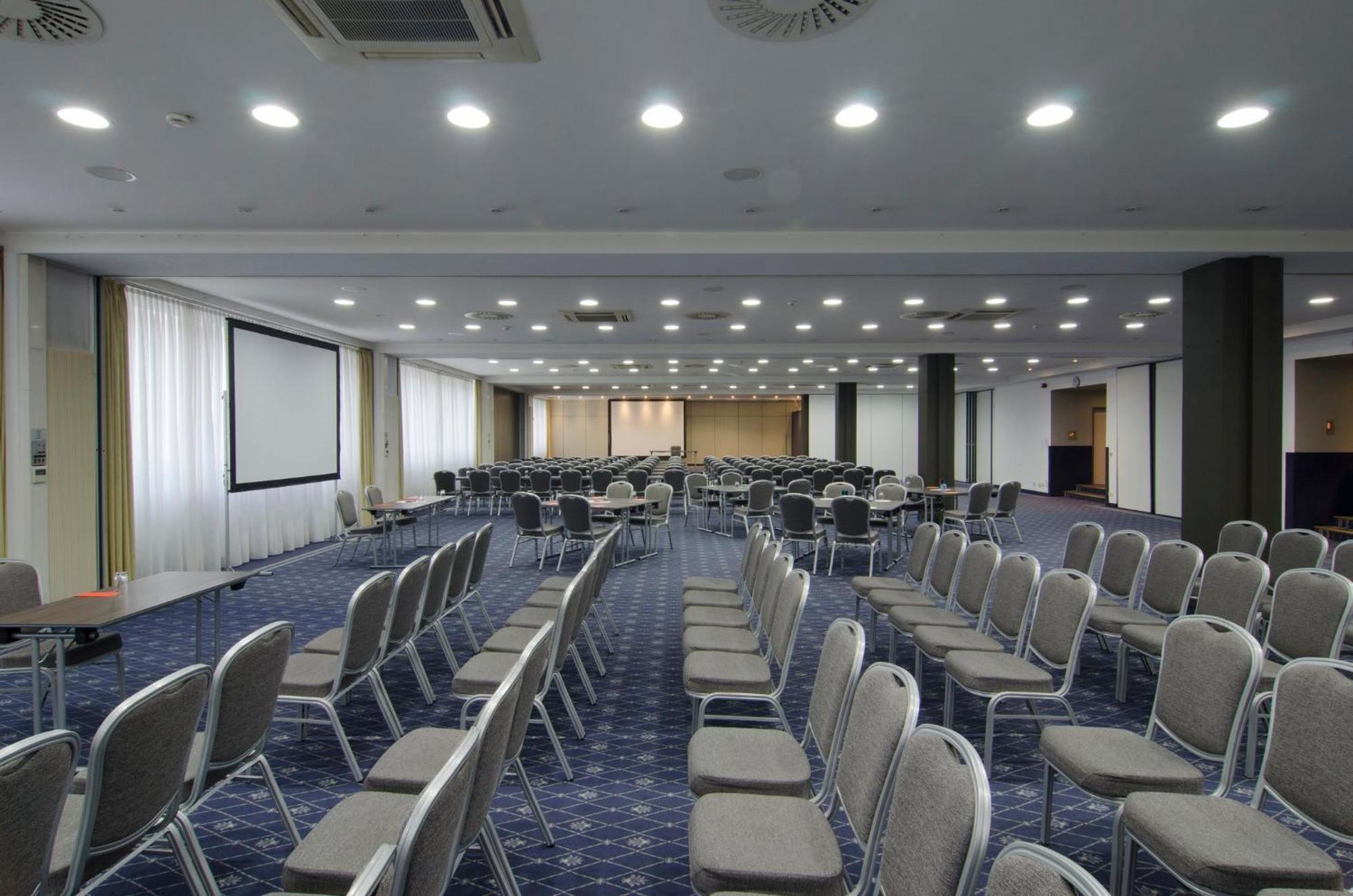 Holiday Inn Munich Unterhaching By Ihg Εξωτερικό φωτογραφία