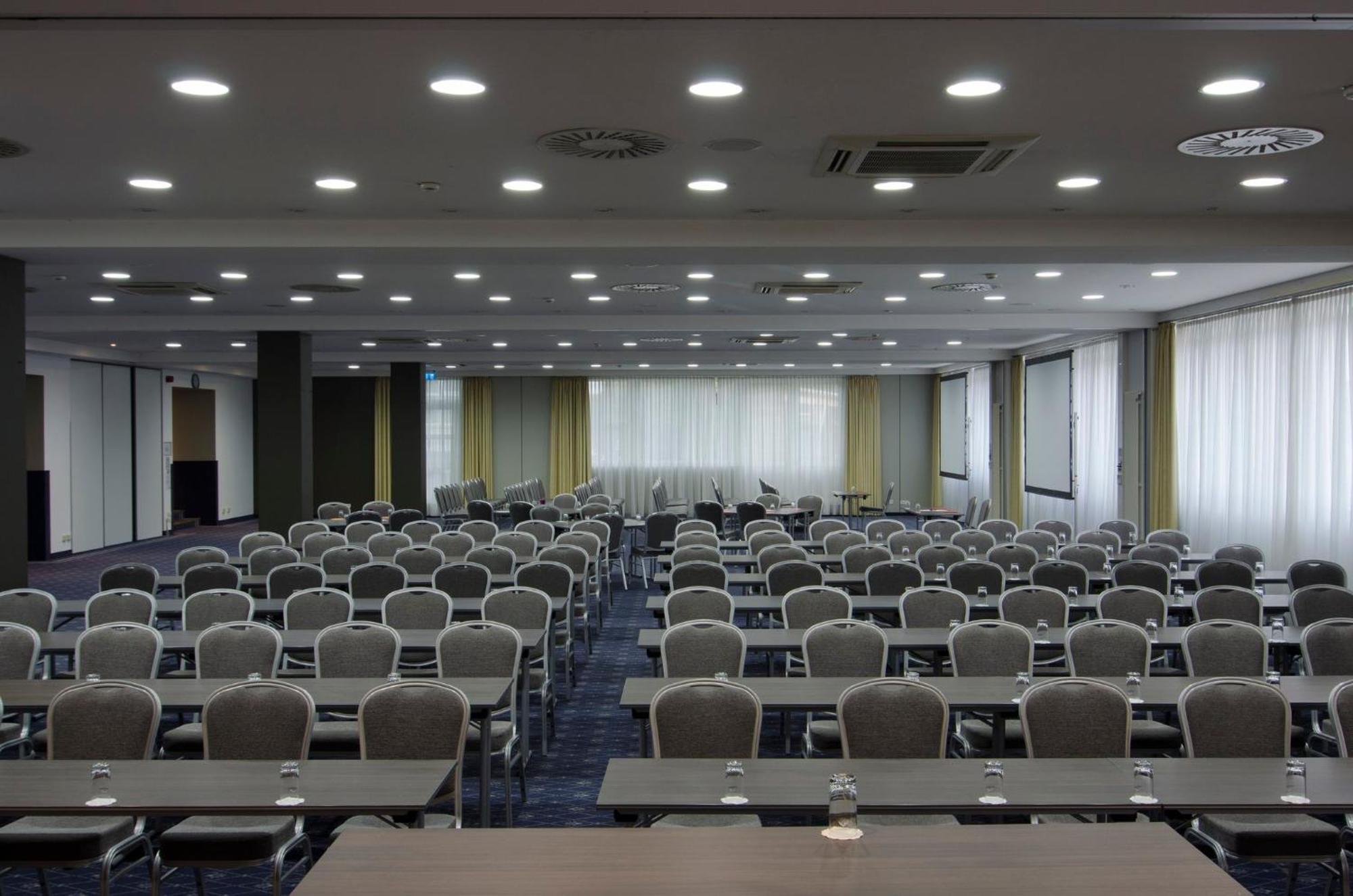 Holiday Inn Munich Unterhaching By Ihg Εξωτερικό φωτογραφία