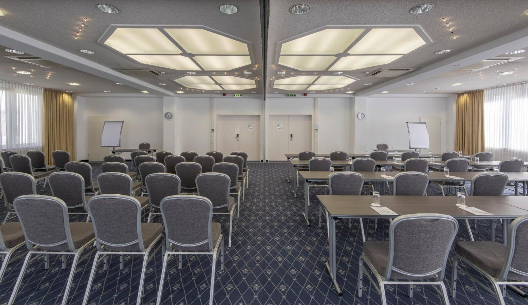 Holiday Inn Munich Unterhaching By Ihg Εξωτερικό φωτογραφία